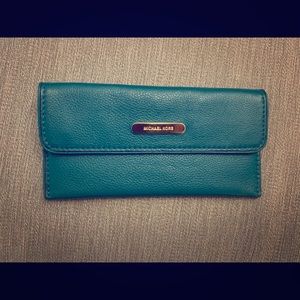 Michael Kors wallet ❤️